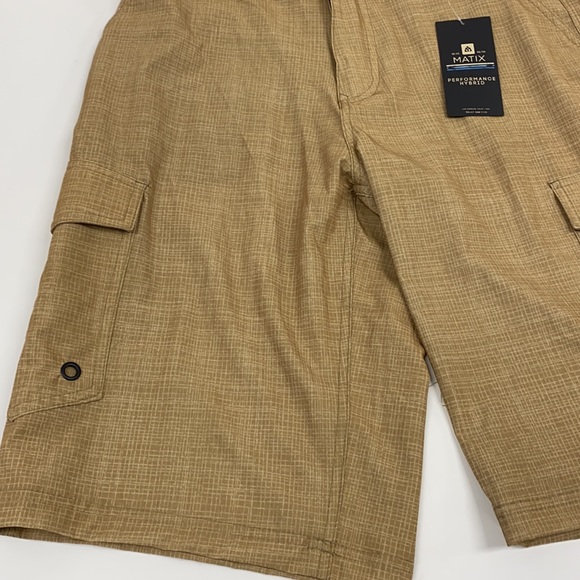 Matix Men’s size 30 performance hybrid shorts new tan - Picture 2 of 8